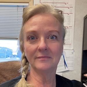 Meet your Posher, Monique